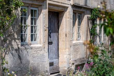 High Street, Box, Image 2