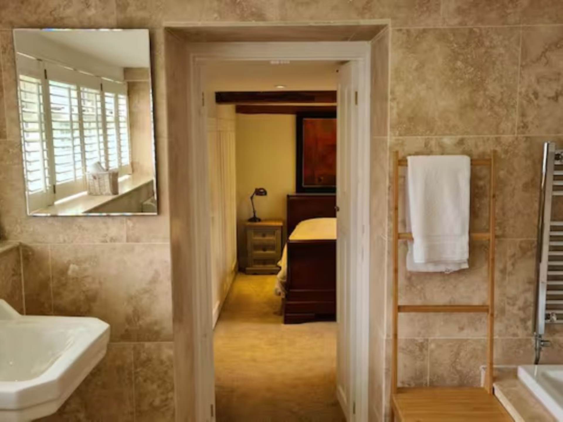 The Square, Wellow, Image 13