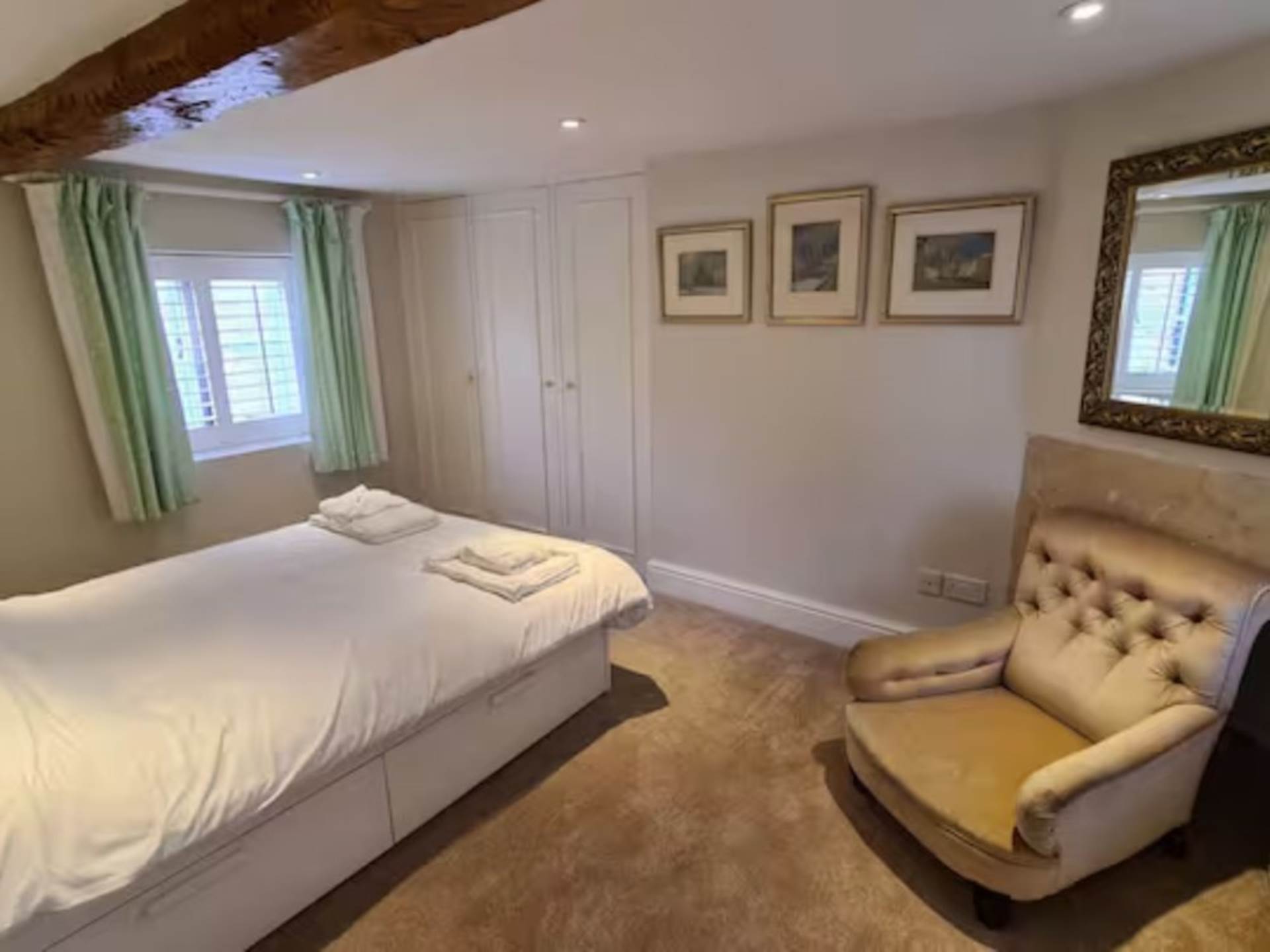 The Square, Wellow, Image 17