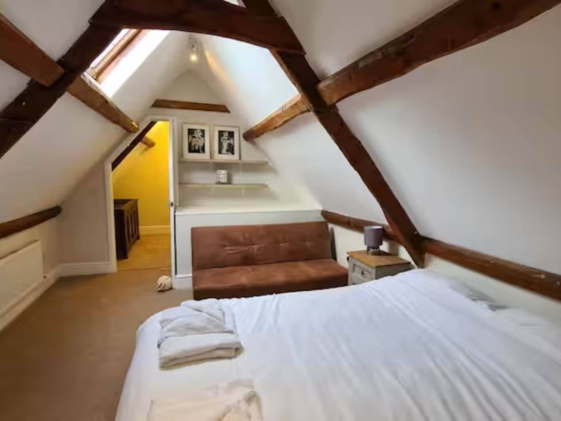 The Square, Wellow, Image 23