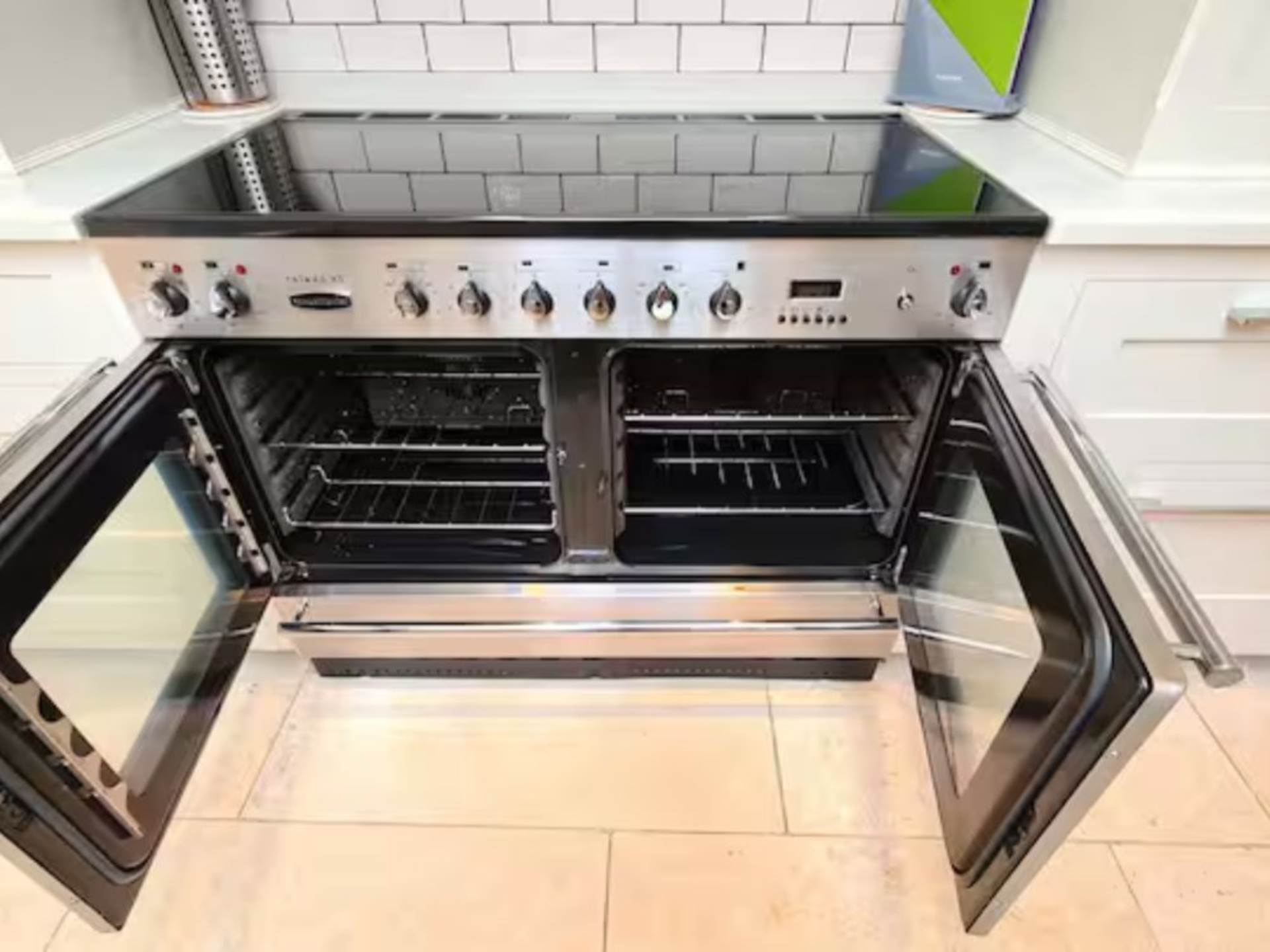 The Square, Wellow, Image 4