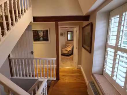 The Square, Wellow, Image 16