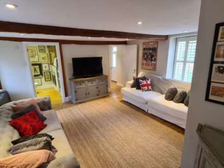 The Square, Wellow, Image 8