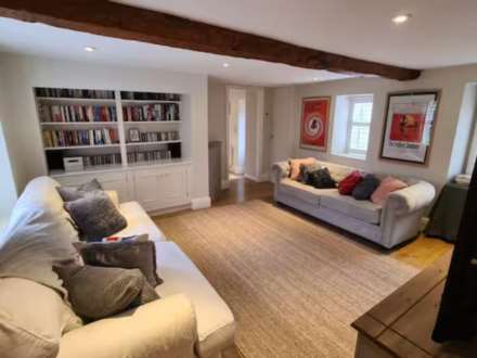 The Square, Wellow, Image 9