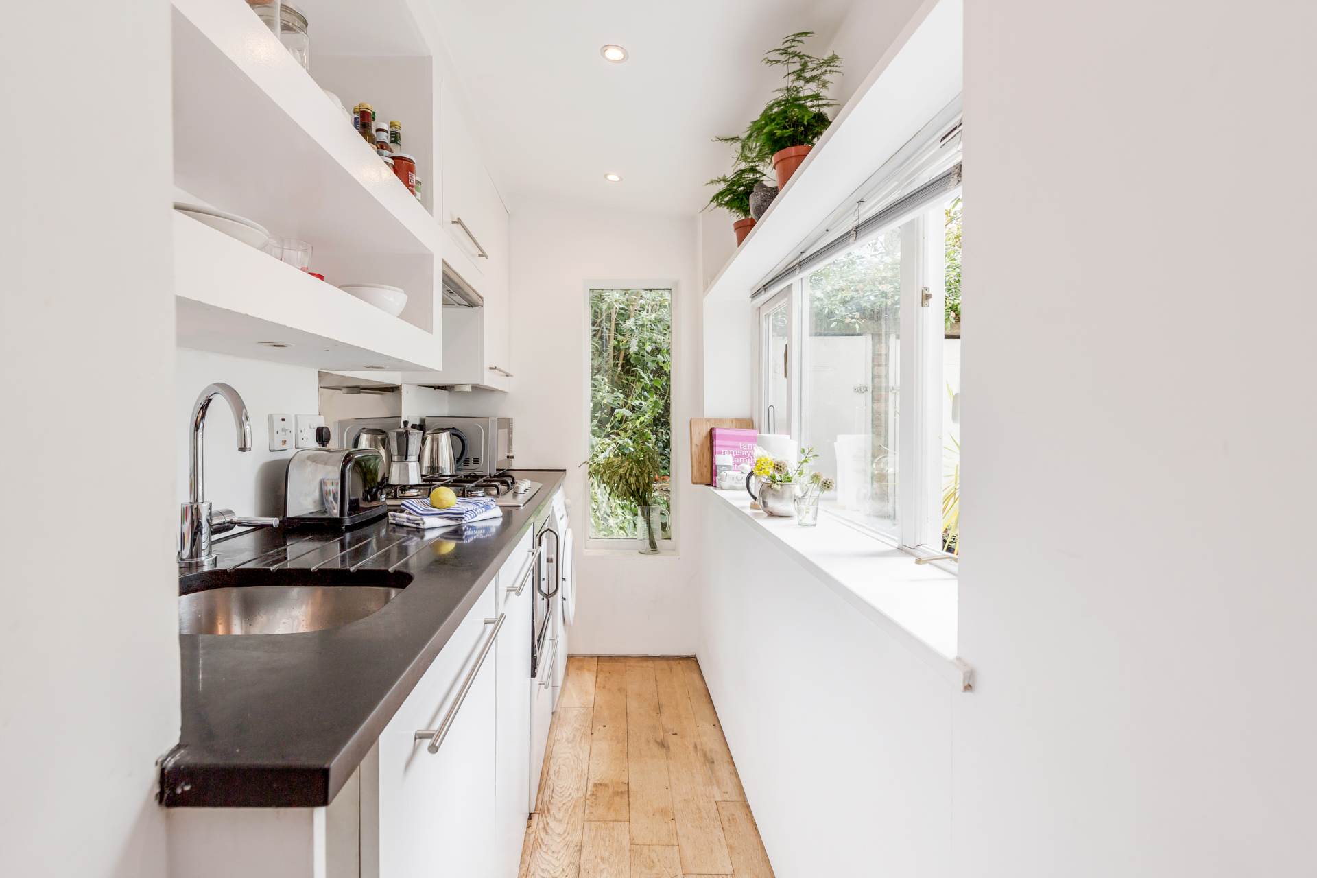 Clarendon Road, London W11, Image 7