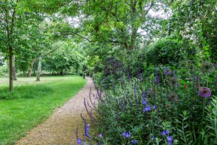 Clarendon Road, London W11, Image 20