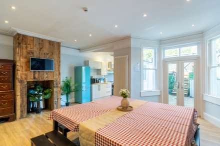 Crescent Gardens, Bath, Image 3