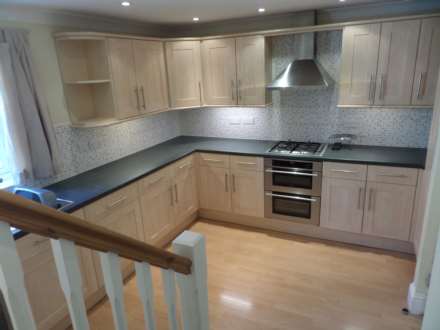 Puffin Court, Northam, Image 3