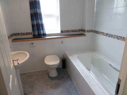 Puffin Court, Northam, Image 6
