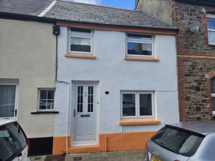 3 Bedroom Terrace, Well Street, Torrington
