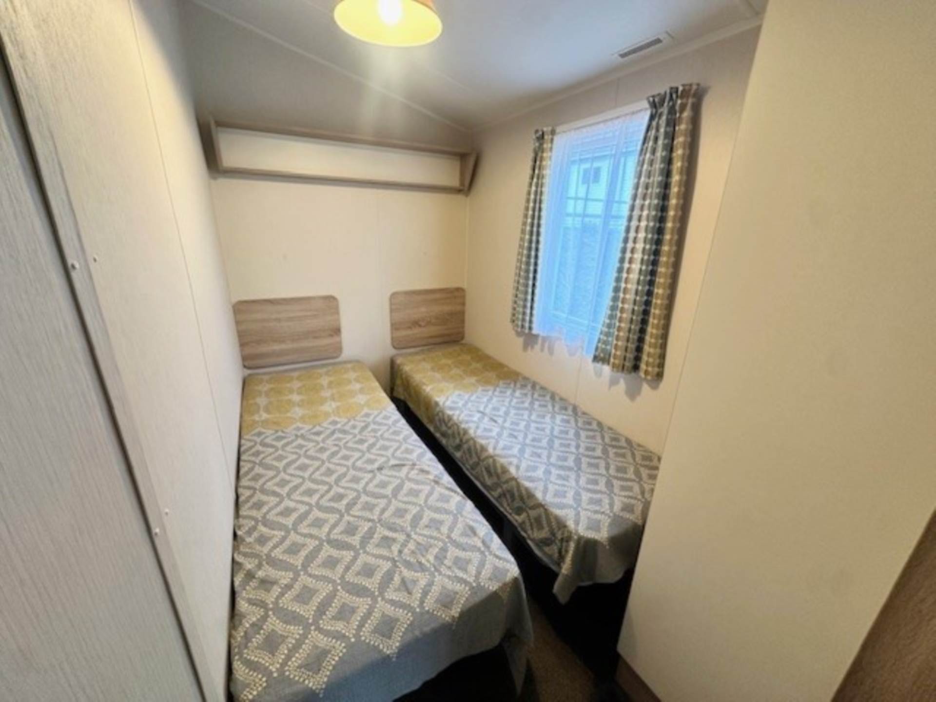 Glade, Bideford Bay Holiday Park Buck, Image 13