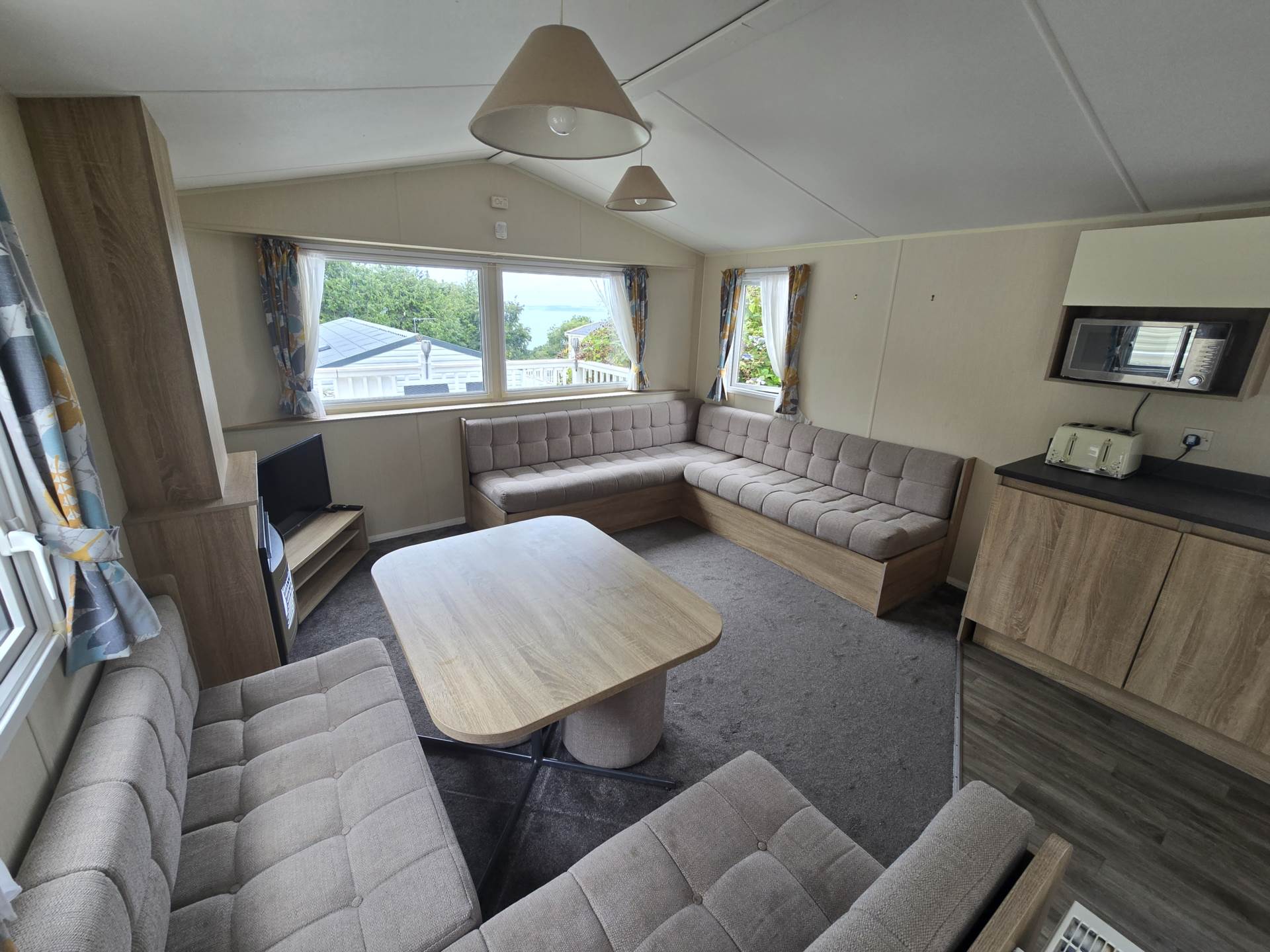 Glade, Bideford Bay Holiday Park Buck, Image 4