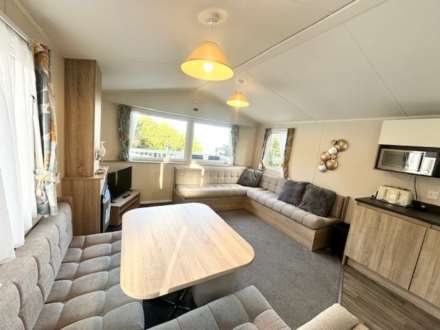 Glade, Bideford Bay Holiday Park Buck, Image 5
