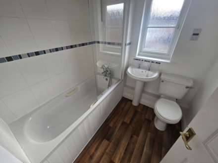 Dane Court, Northam, Image 11