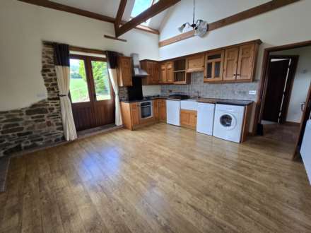 Cob Cottage, Winscott Barton Barns, Littleham, Image 4