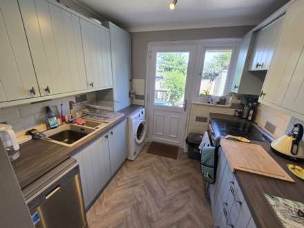 Ridgeway Avenue, Westward Ho!, Image 5