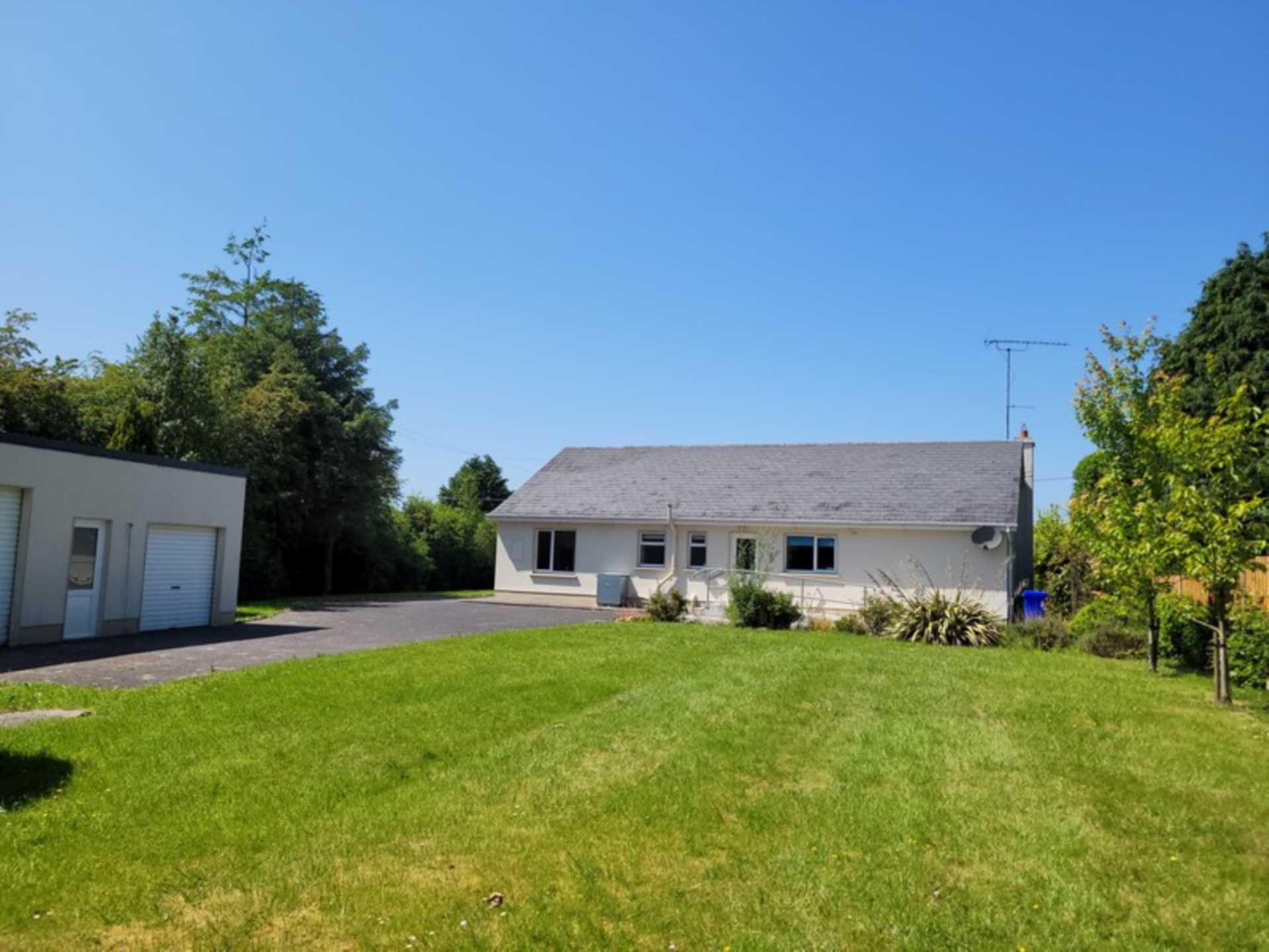 Longford Hill, Mountbellew, Co. Galway H53 Y430  Longford Hill, Mountbellew, Co. Galway H53 Y430