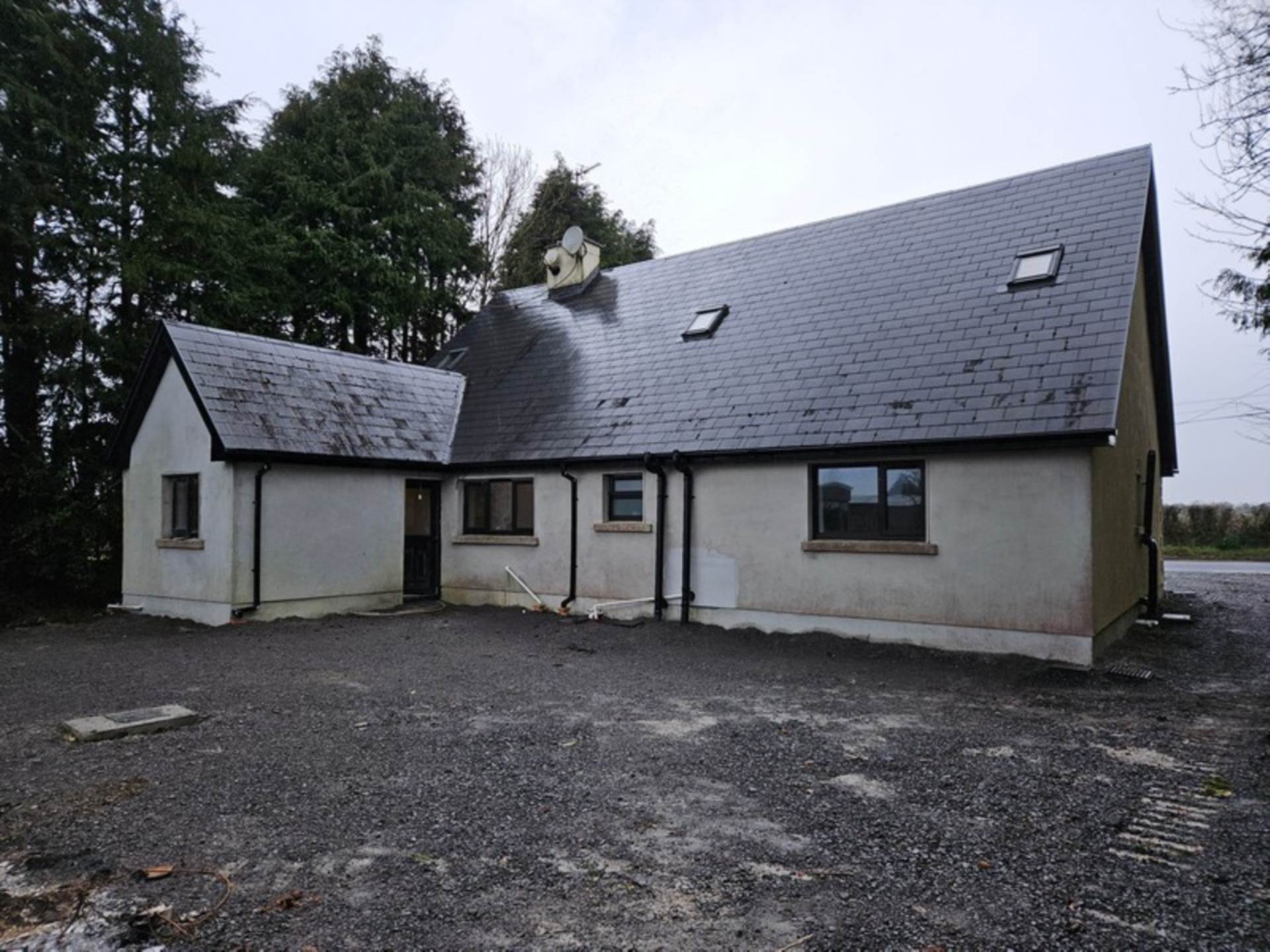 Longford Hill, Mountbellew, Co. Galway H53 KH42 Longford Hill, Mountbellew, Co. Galway H53 KH42