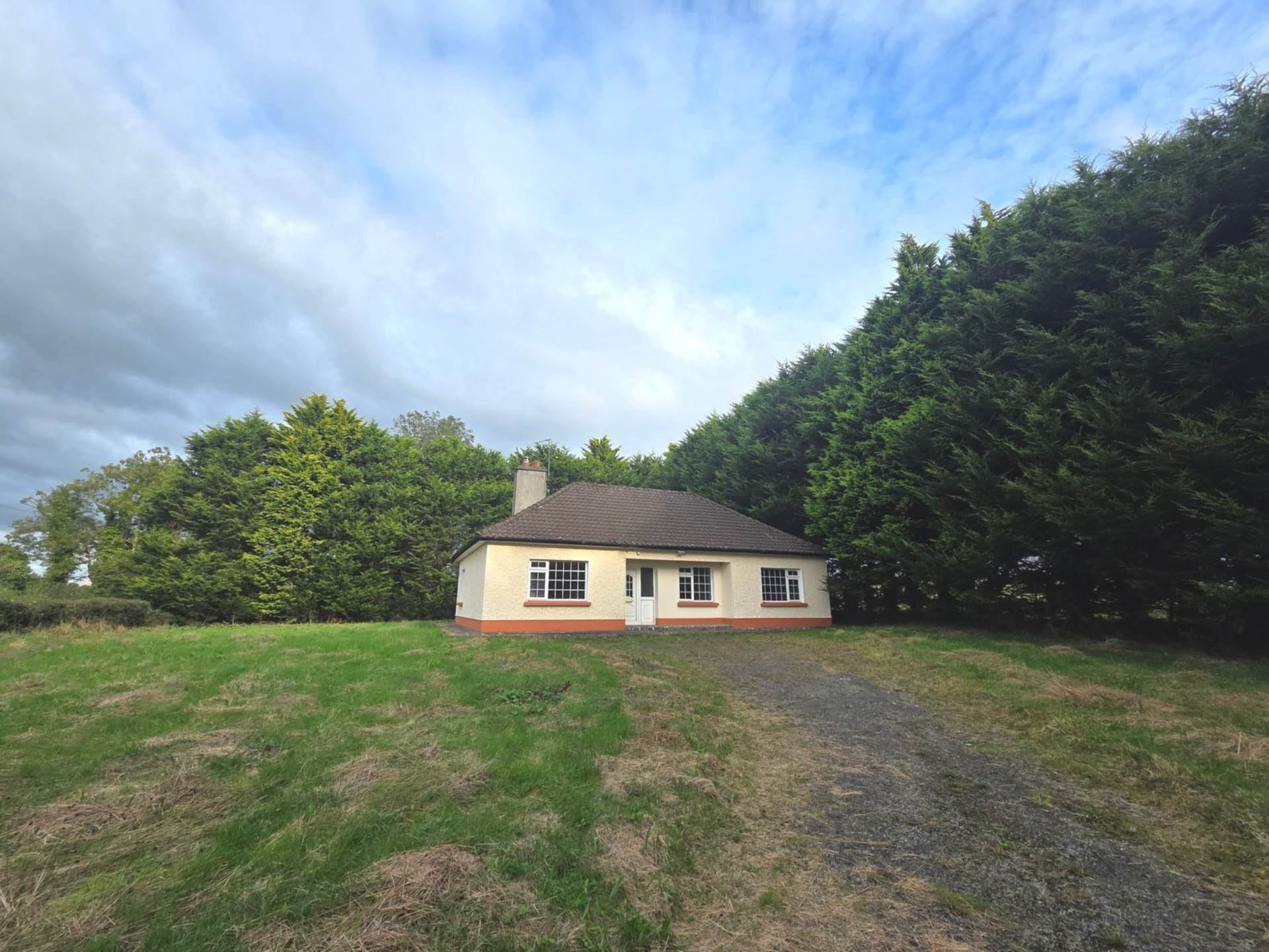 Tyrur, Newbridge, Ballinasloe, Co. Galway H53 XE02 Tyrur, Newbridge, Ballinasloe, Co. Galway H53 XE02