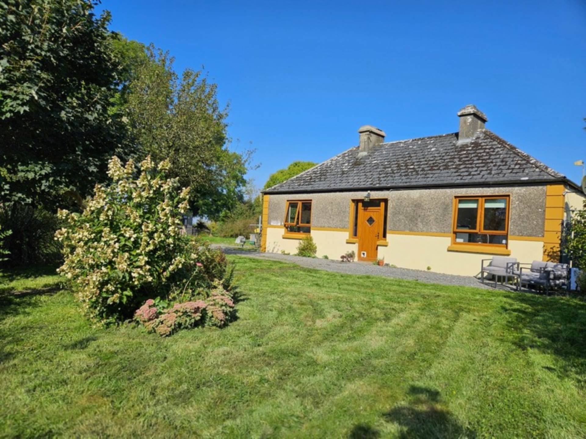 Little Way Cottage, Taghnoose, Carrowbehy, Castlerea, Co. Roscommon F45 NT22