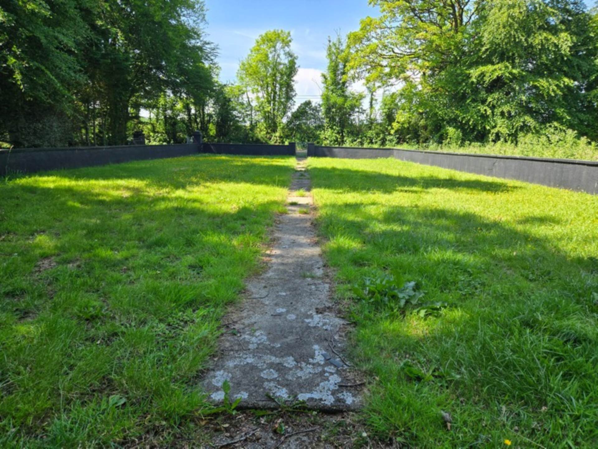 House, Stables & 6 Acres in the Heart of the Countryside – Welcome to Moneen, Creggs, Co. Galway F42 HK72