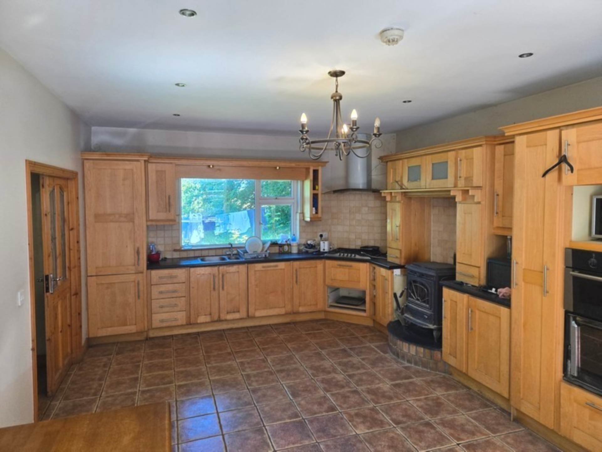 House, Stables & 6 Acres in the Heart of the Countryside – Welcome to Moneen, Creggs, Co. Galway F42 HK72