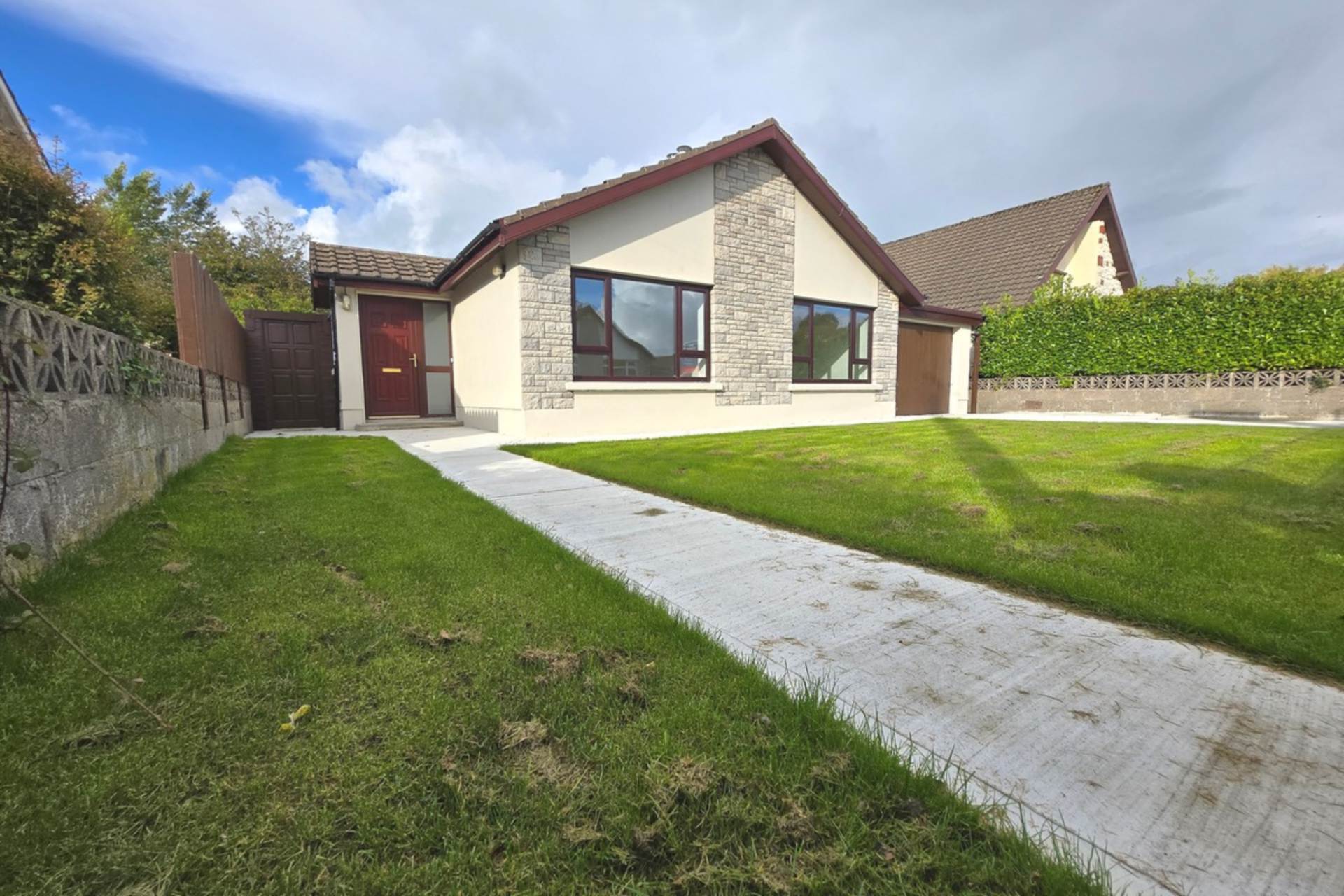 6 Brookvale Ave, Roscommon Town – Refurbished 4-Bed Bungalow