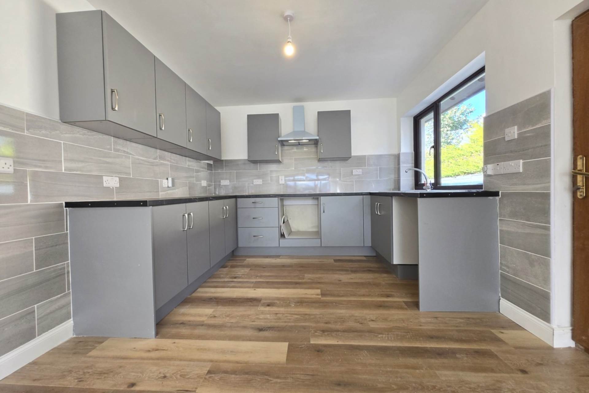 6 Brookvale Ave, Roscommon Town – Refurbished 4-Bed Bungalow 6 Brookvale Ave, Roscommon Town – Refurbished 4-Bed Bungalow