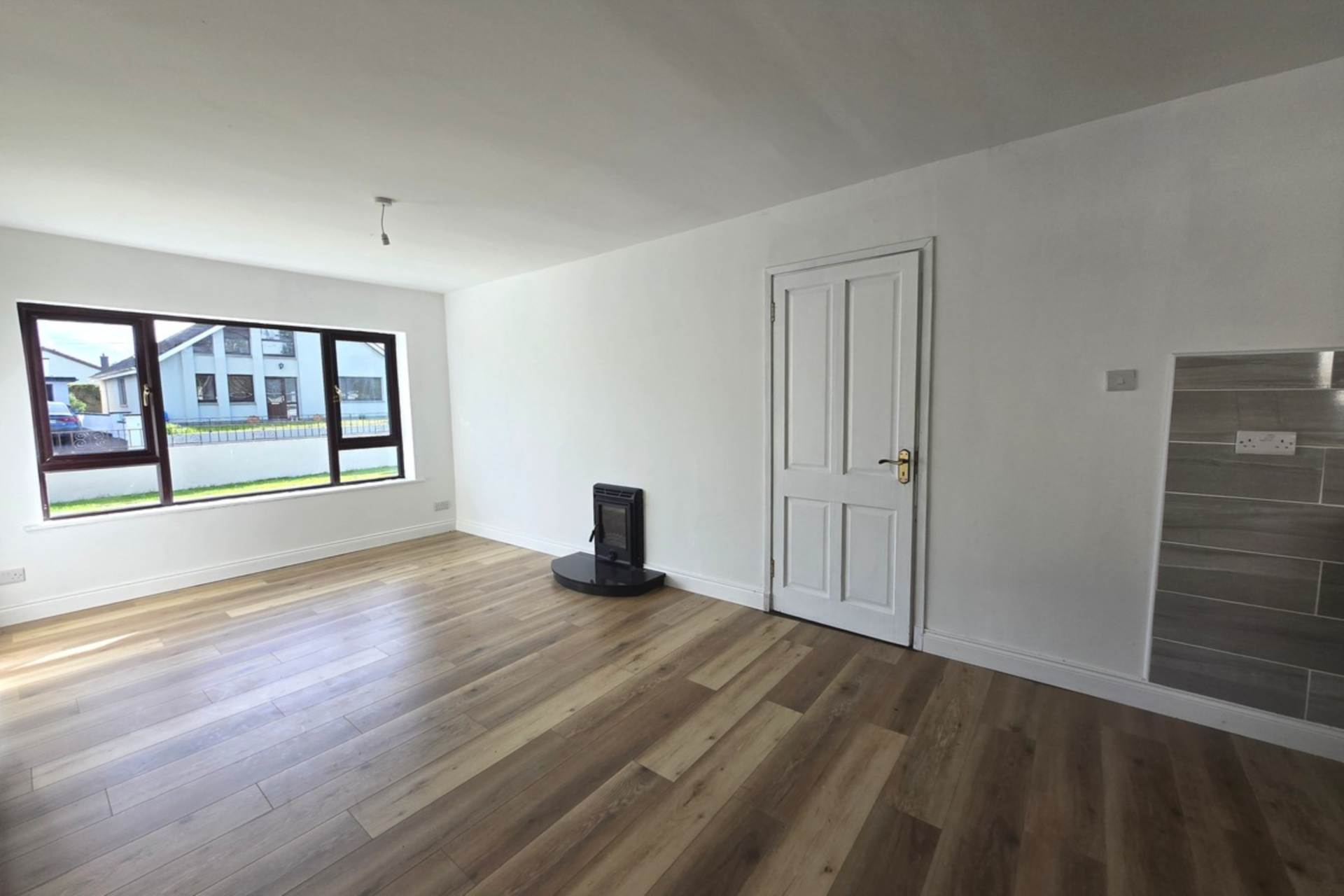 6 Brookvale Ave, Roscommon Town – Refurbished 4-Bed Bungalow 6 Brookvale Ave, Roscommon Town – Refurbished 4-Bed Bungalow