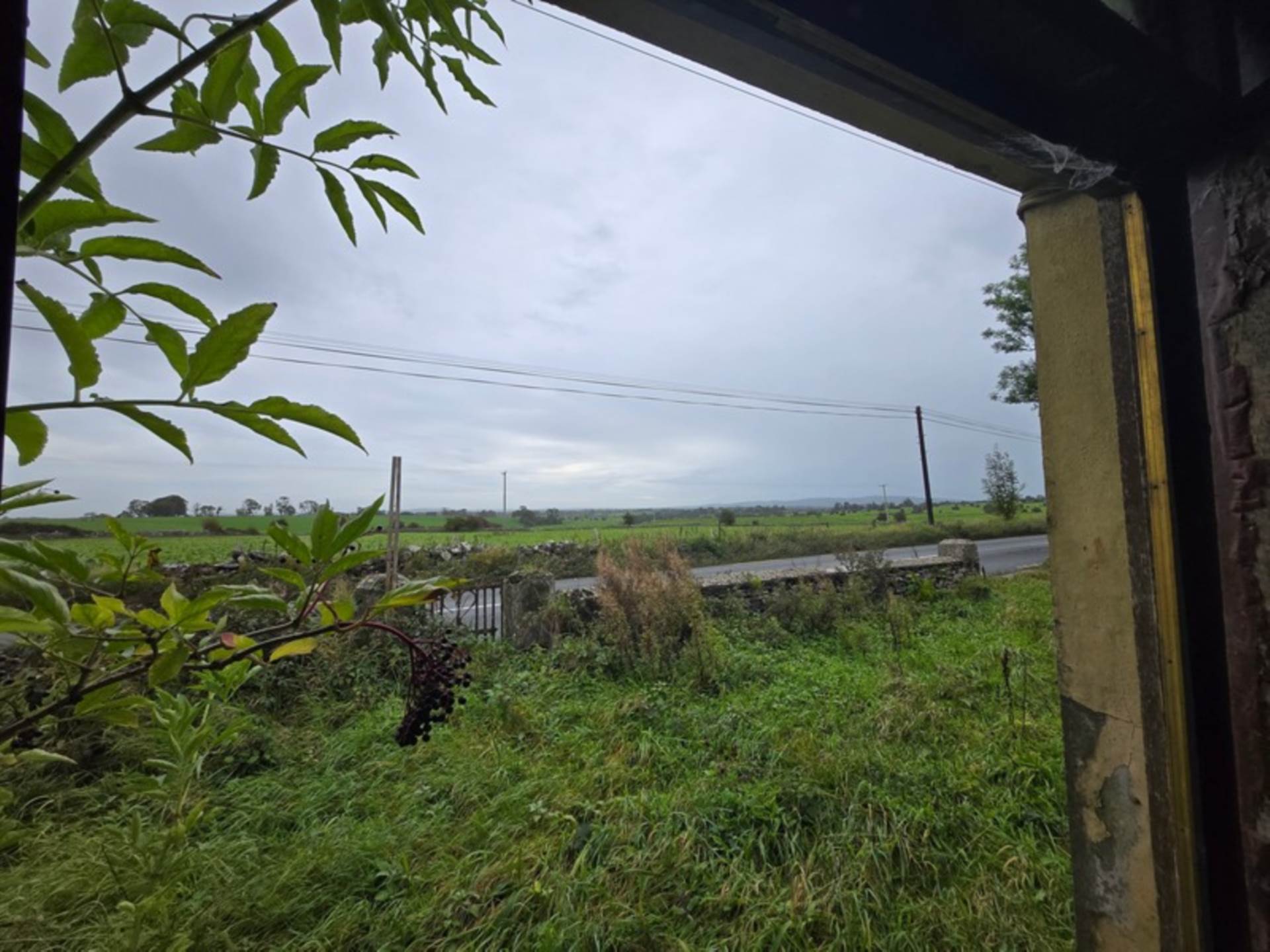 Manor, Tulsk, Co. Roscommon F45 DX39  Manor, Tulsk, Co. Roscommon F45 DX39