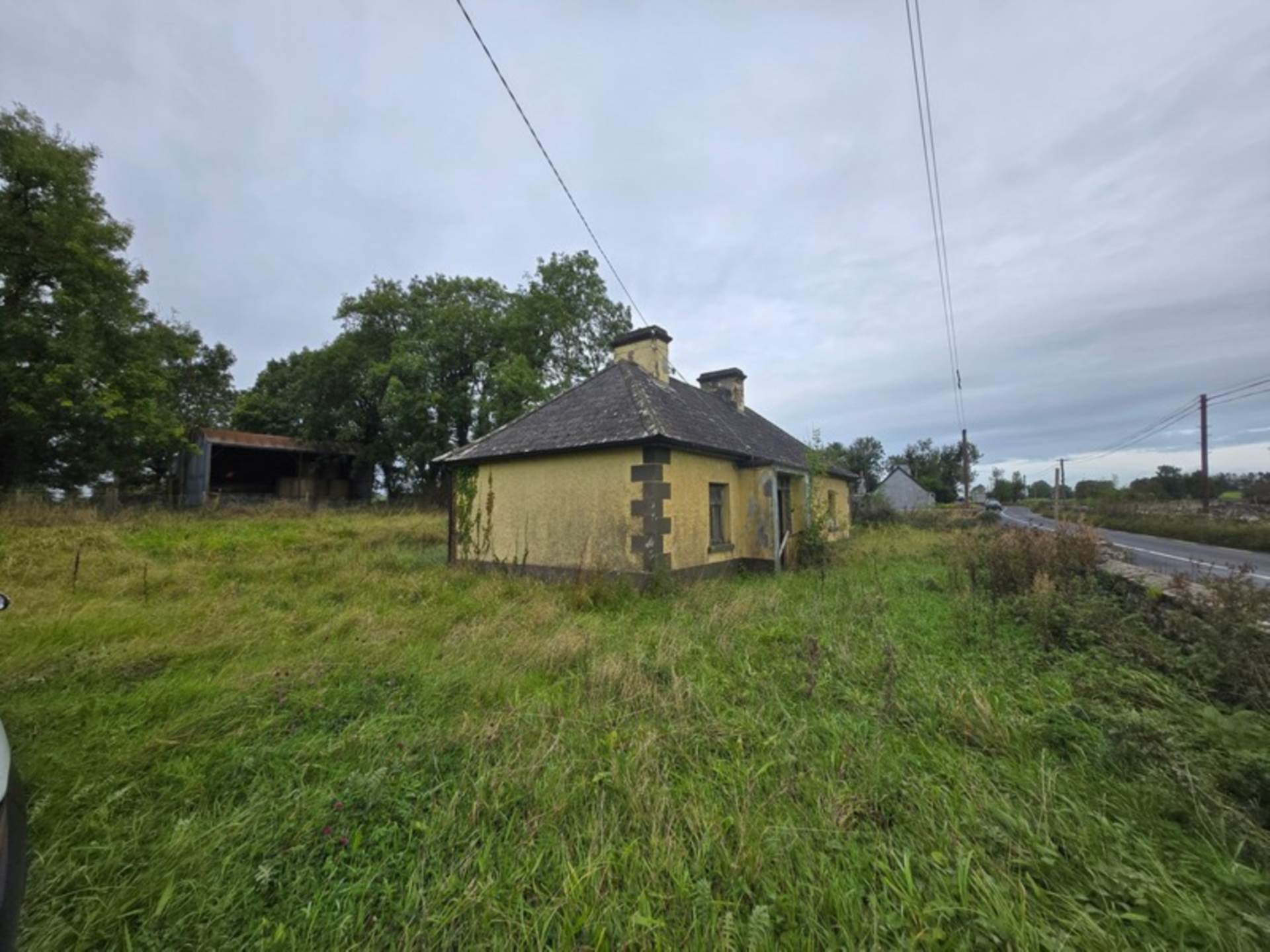 Manor, Tulsk, Co. Roscommon F45 DX39  Manor, Tulsk, Co. Roscommon F45 DX39