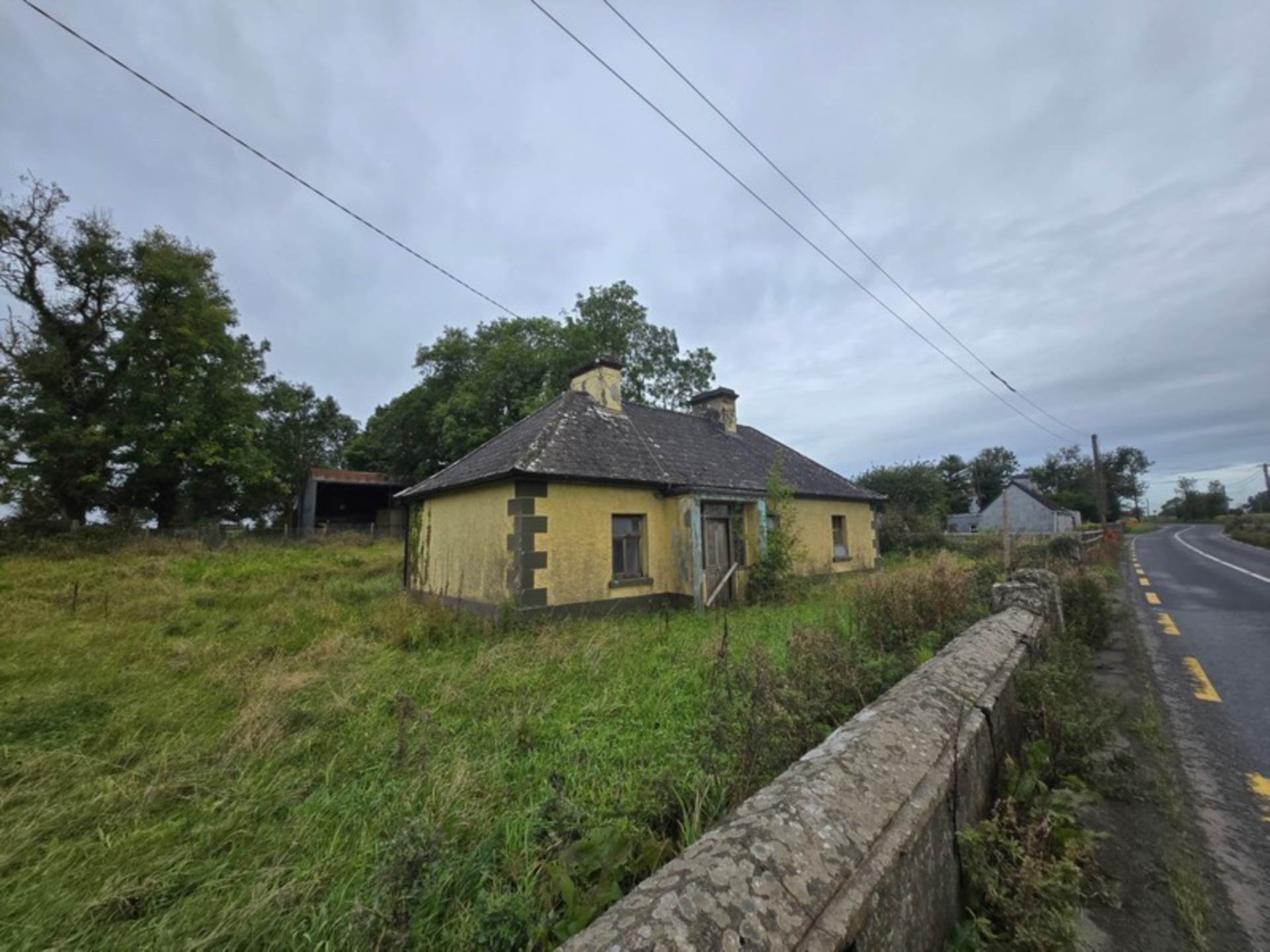 Manor, Tulsk, Co. Roscommon F45 DX39  Manor, Tulsk, Co. Roscommon F45 DX39