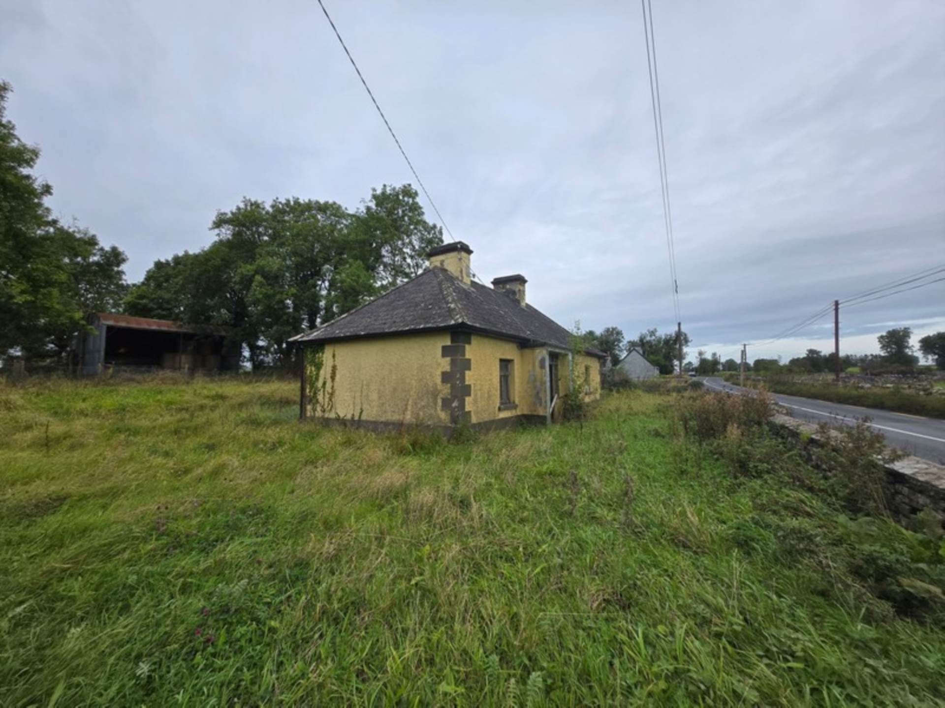Manor, Tulsk, Co. Roscommon F45 DX39  Manor, Tulsk, Co. Roscommon F45 DX39
