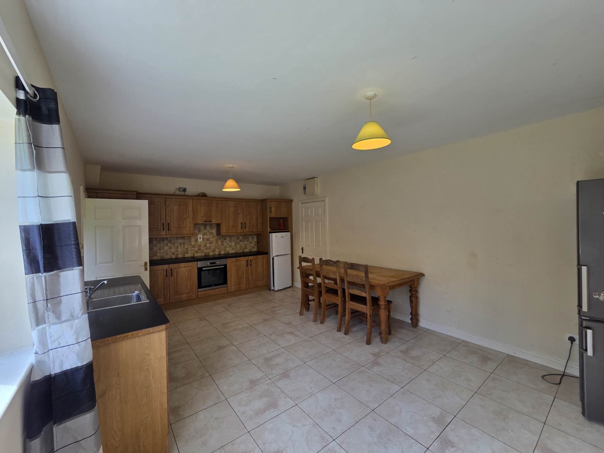 7 Knockroe Court, Castlerea, Co. Roscommon, F45 H562 7 Knockroe Court, Castlerea, Co. Roscommon, F45 H562