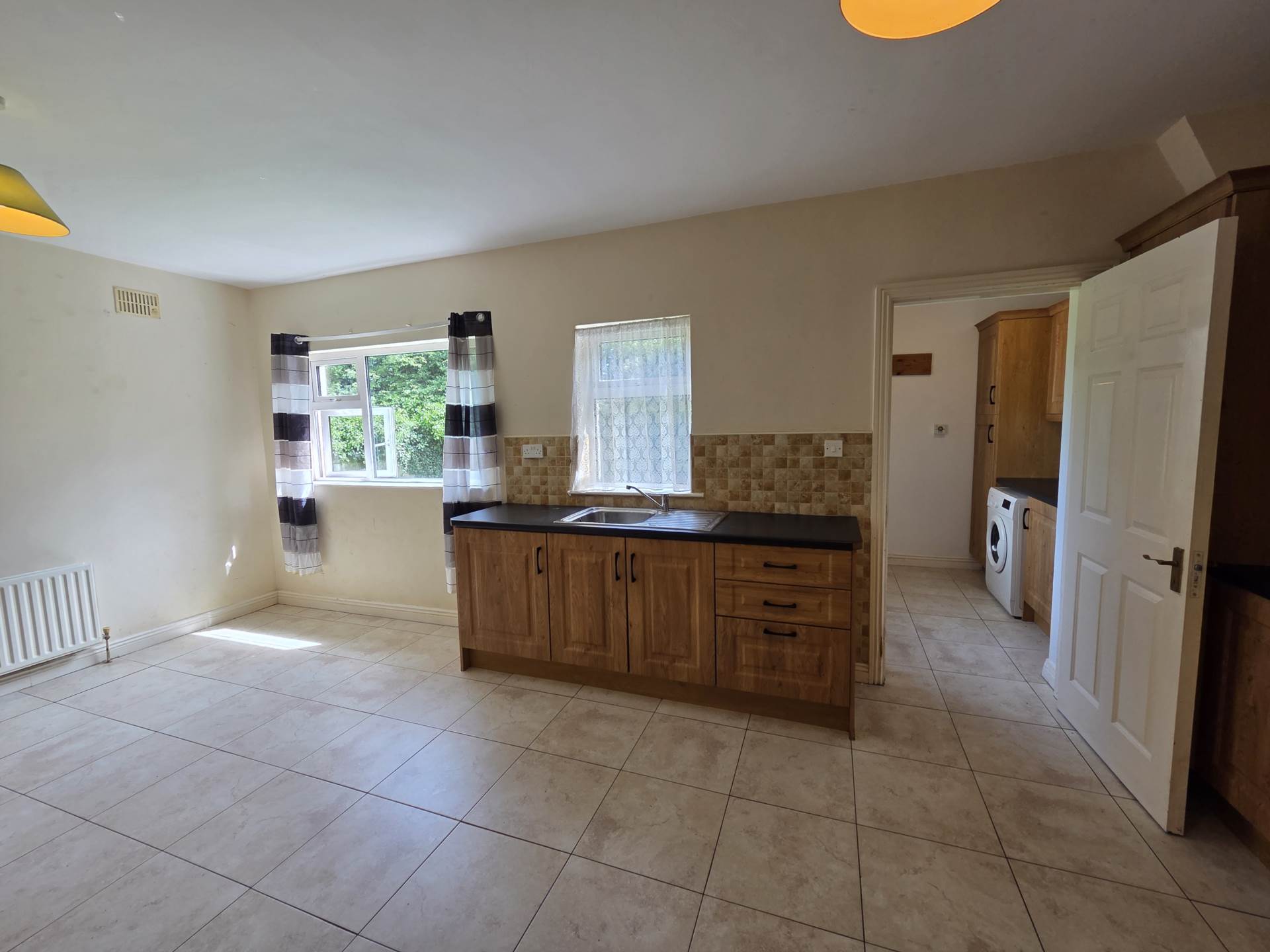 7 Knockroe Court, Castlerea, Co. Roscommon, F45 H562 7 Knockroe Court, Castlerea, Co. Roscommon, F45 H562