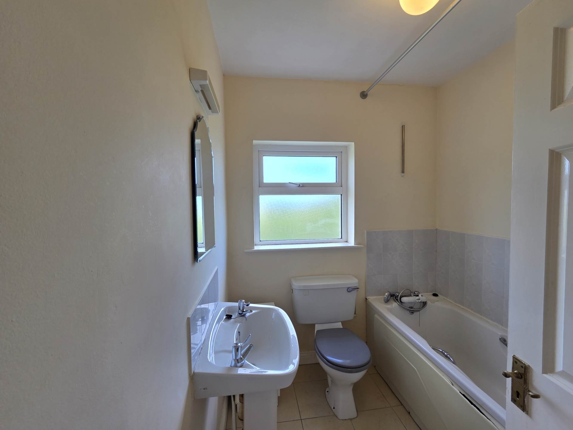 7 Knockroe Court, Castlerea, Co. Roscommon, F45 H562 7 Knockroe Court, Castlerea, Co. Roscommon, F45 H562