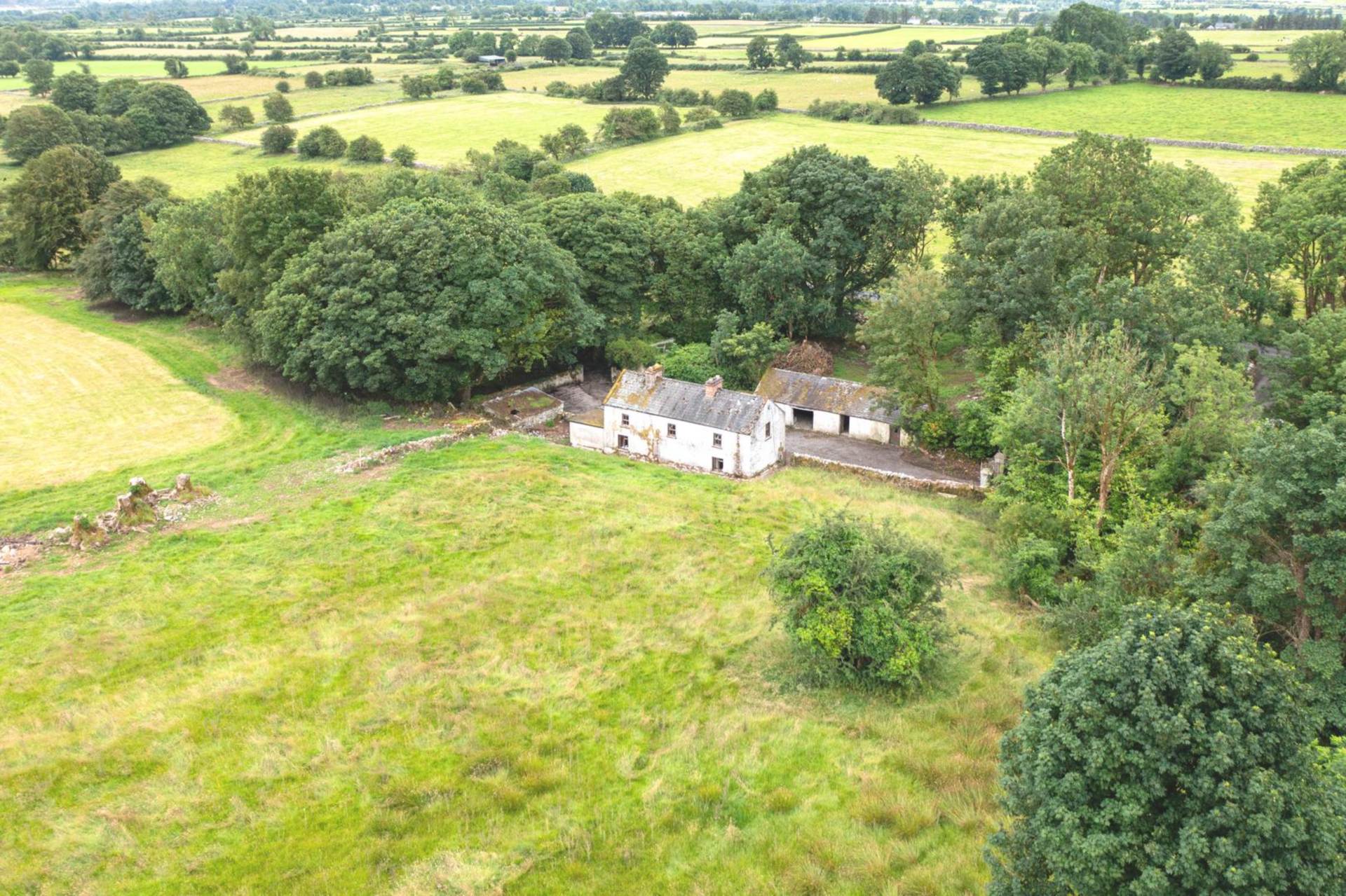 Doyle`s Crossing, Carrowmoney, Four Roads, Co. Roscommon F42 F251 Doyle`s Crossing, Carrowmoney, Four Roads, Co. Roscommon F42 F251