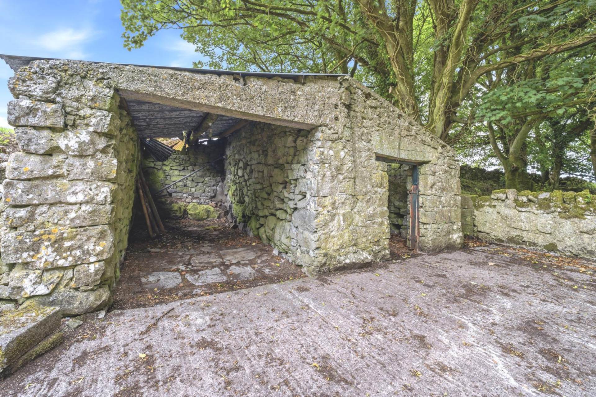 Doyle`s Crossing, Carrowmoney, Four Roads, Co. Roscommon F42 F251 Doyle`s Crossing, Carrowmoney, Four Roads, Co. Roscommon F42 F251
