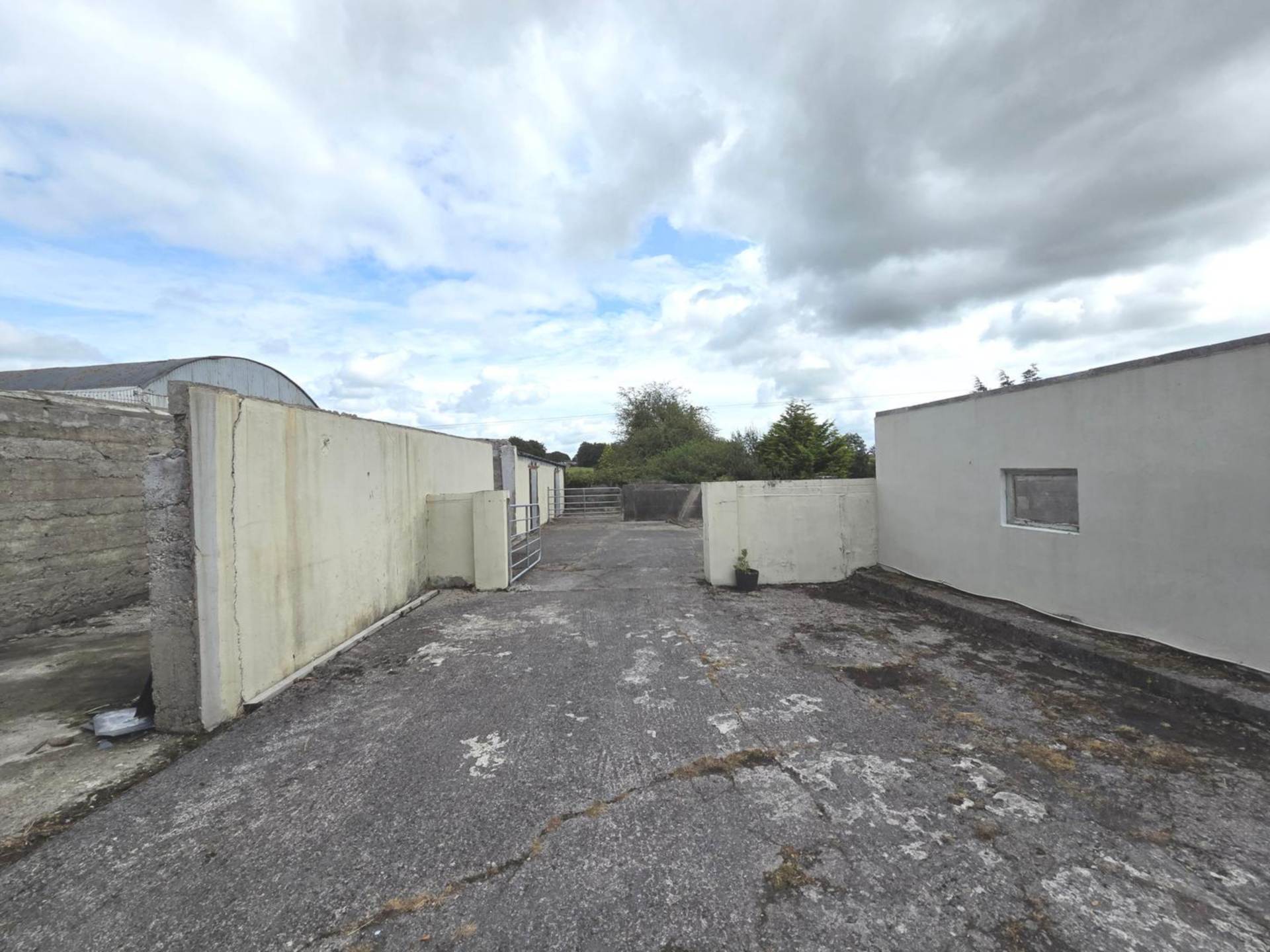 Old Church Road, Williamstown, Co. Galway F45 VH70 Old Church Road, Williamstown, Co. Galway F45 VH70