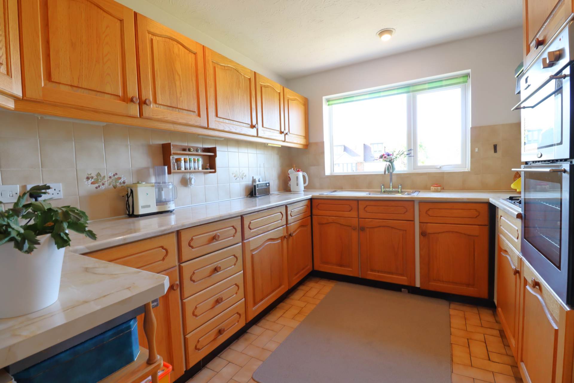 Elcot Lane, Marlborough, SN8 2BA, Image 6