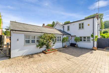 Lottage Road, Marlborough, SN8 2EB