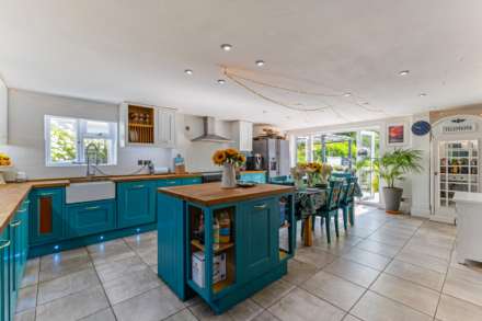 Lottage Road, Marlborough, SN8 2EB, Image 4