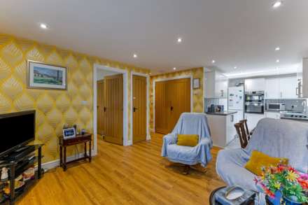 Lottage Road, Marlborough, SN8 2EB, Image 6