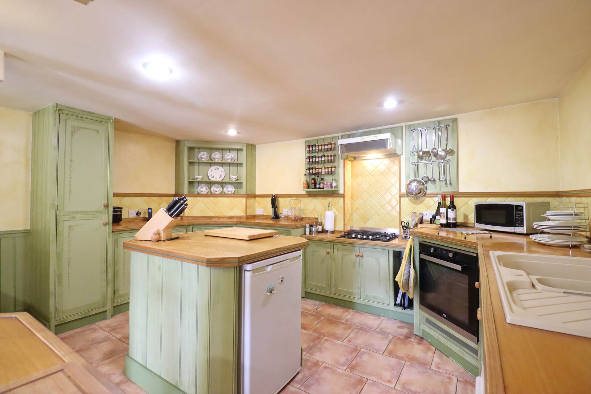 High Street, Marlborough, SN8 1HQ, Image 4