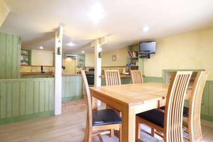 High Street, Marlborough, SN8 1HQ, Image 3