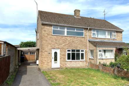 Barrow Close, Marlborough, SN8 2BD