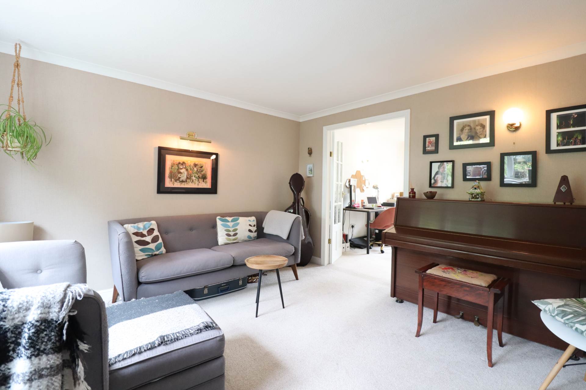 Willow Close, Marlborough, SN8 2BH, Image 3