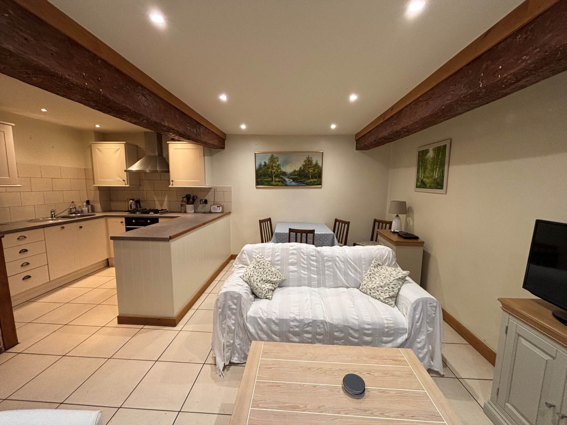 Angel Yard, Marlborough, SN8 1AG, Image 4