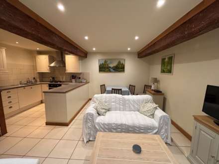 Angel Yard, Marlborough, SN8 1AG, Image 4