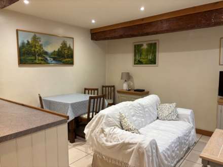 Angel Yard, Marlborough, SN8 1AG, Image 5